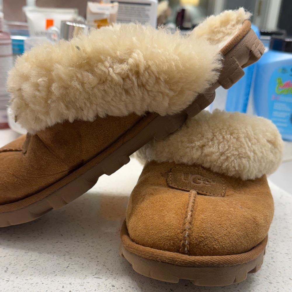 UGG womenBrown Shearling Slippers
